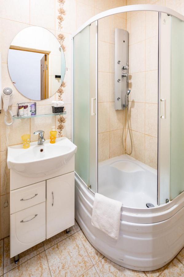 Bv Apartments Cozy In Center Львів Екстер'єр фото